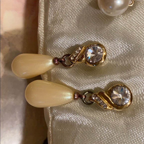 Sold 3 Pairs of Pearl Costume Earrings w/Crystal Accent - Picture 5 of 5